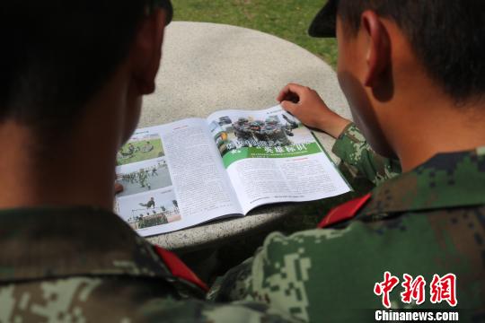 ͼΪ�侯�����ܶӺ��ڲֿ�����ٱ����ල��ѧϰ����ͬ�����������ı� ��