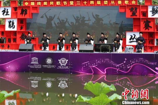 Ũ��������ɫ�ġ�����ҥ���������� ��