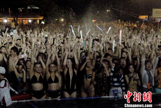 �Բ�������������һս���������������Ī�10��������������Ʒ�ڹ��ݳ�¡ˮ����԰��������¡ˮ�����ֽڡ��������� ��