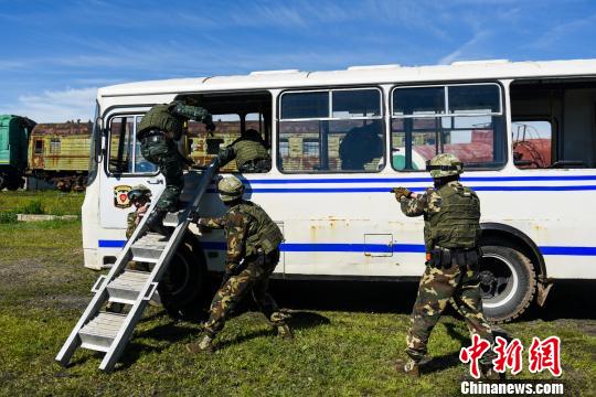 ����ʱ��7��16�գ��аס����϶��ơ�2017�����Ϸ���ѵ����ѵ�ٱ���չ��ͨ���߲��߷������ѵ�������߳� ��