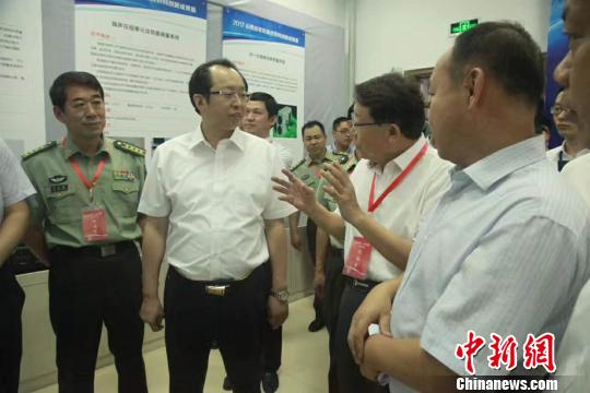 20�գ���2017ɽ��ʡ�����ں�Эͬ���³ɹ�չǢ�ᡱ��ɽ��ʡ̫ԭ���б���ѧ�ٿ���ͼΪɽ��ʡ��ʡ����һ��(���)��չǢ���ֳ���������ϼ ��