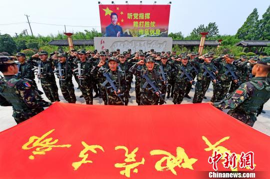 ��71���ž�ĳ��ս�á�����������֧������ٱ����ӻ��㵳��֯���ܣ�����ǿ�������ϵĸ������ݡ��������� ��