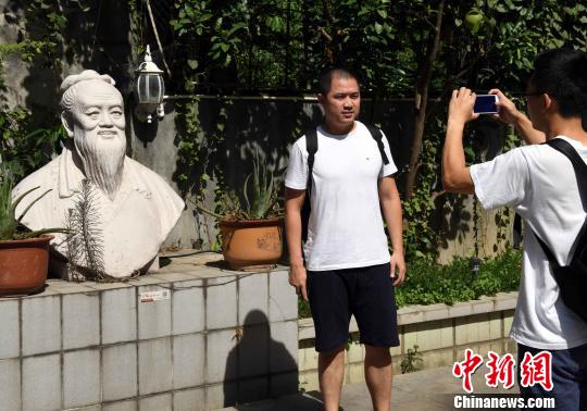 һ���������ڳ�һ������������ǰ���һ�������Ŀ��������Ӱ�����������ɸ� ��