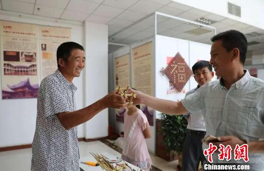 ������������ģ�ͣ���Ȼû�н�ˮ�Ͷ������νӵúܽ�ʵ��������Ǭ ��