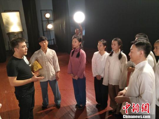 ̽���ֳ������ݸ���Ա��Ϸ������� ��