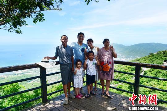 ���������������ȴ�����ɭ���������ڵļ�ͥ�ο��ˡ��������� ��