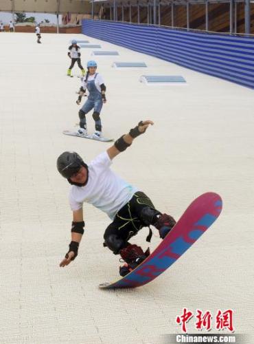 ��ѩ����һչ���ˡ�������ǿ����