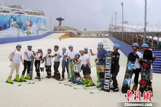 ���������˲��ٻ�ѩ����һ�����֡�������ǿ ��