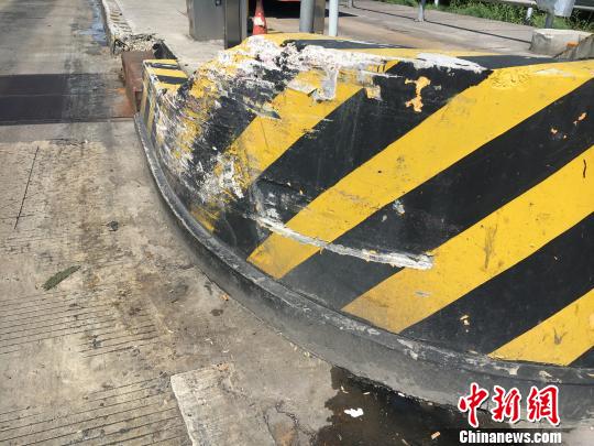 ͼΪ������˾����ʻ��Σ��Ʒ�������շ�վ��ɵĹβ������˽�����ͼ