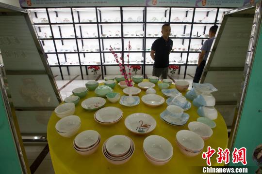 ���ڹ������Ϸ����մɲ�Ʒ�������� ��