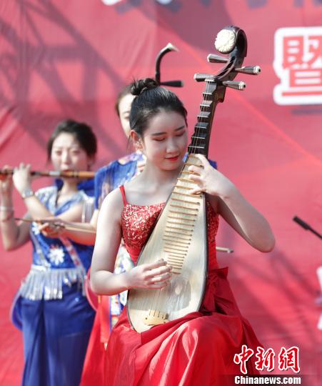 ���λõƹ� ������Ϸ�ڡ���������������Ⱦ����й���ɫ�Ľ�Ŀ������� ��