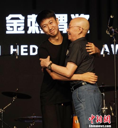 ���⬽��������ϲ�ޱȡ������� ��