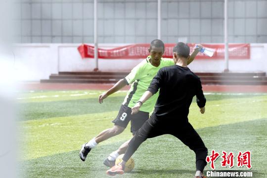 ͼΪ�������������������� ��