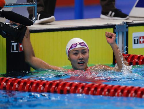 ��21��������żӴ����˻�Ů��50����Ӿ�����У��й����������γ�26��98�ĳɼ���ˢ������ݼ���ֵ�27��06�������¼�� ��������� ���� ��