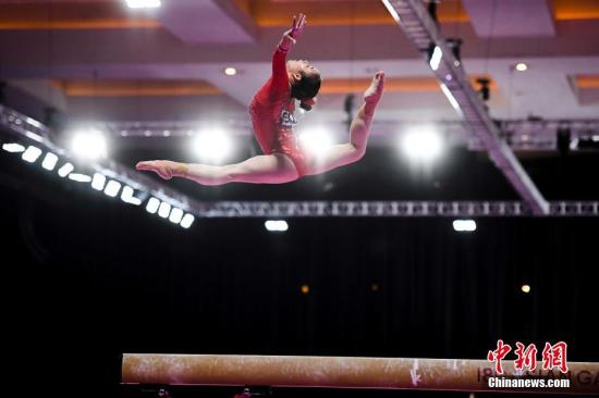 �й���00�����С���������˻����Ů��ȫ�ܹ��Ǿ���ͼΪ�޻��μ�ƽ��ľ�ı�������������� ��� ��